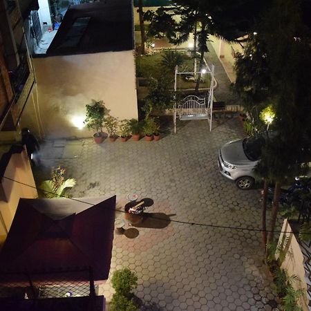 Hotel Siraaj Lalitpur Buitenkant foto