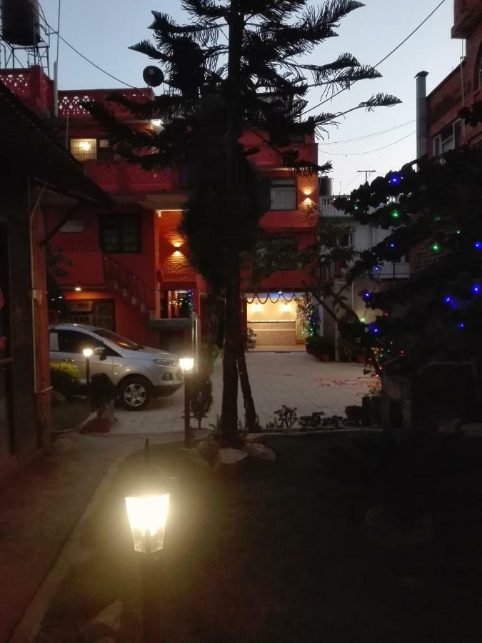 Hotel Siraaj Lalitpur Buitenkant foto