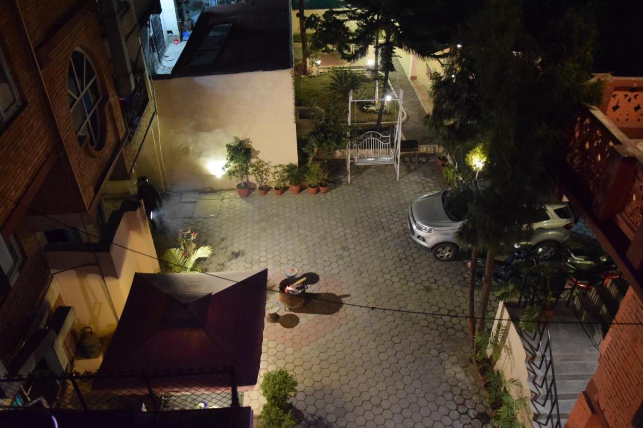Hotel Siraaj Lalitpur Buitenkant foto