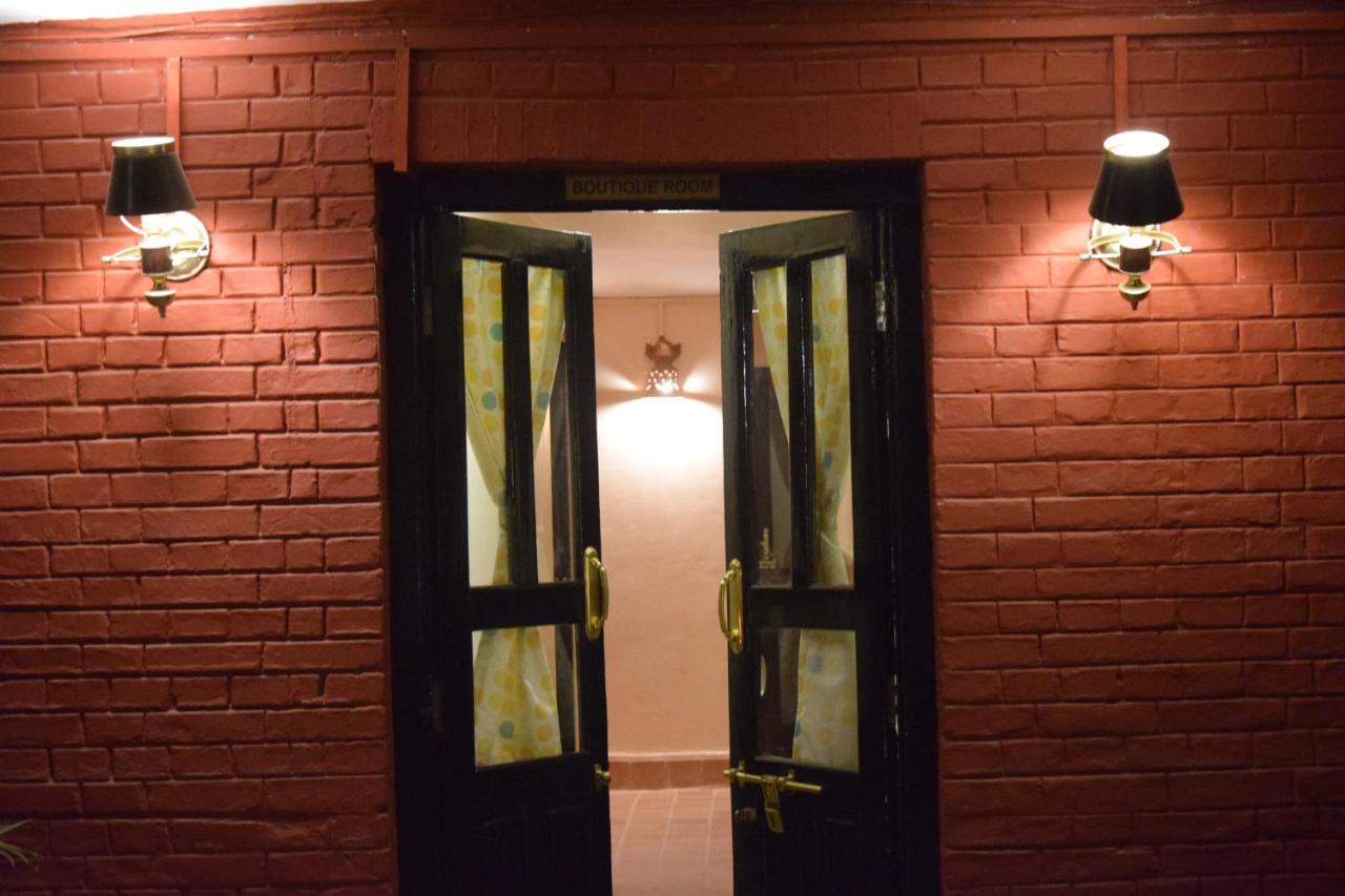 Hotel Siraaj Lalitpur Buitenkant foto
