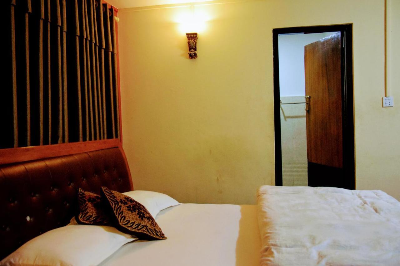 Hotel Siraaj Lalitpur Buitenkant foto
